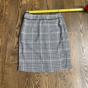 Banana Republic Women’s Houndstooth Skirt, Size 0